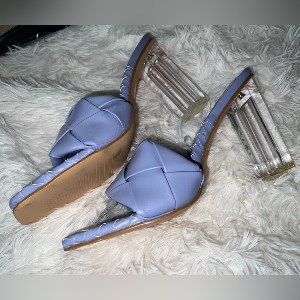 Heels - Picture 2 of 4